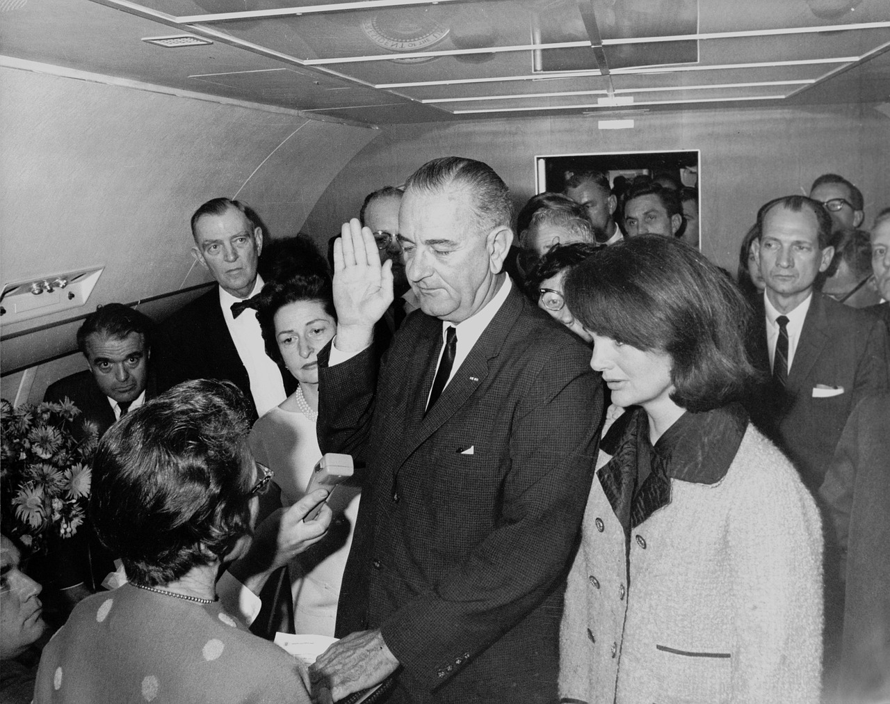 lyndon-b-johnson-sworn-in